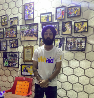 Meet Raunak Singh, Founder of Pan-Indian Organization 'Sikh Aid' Who Has Gone to the Next Level with His Work
